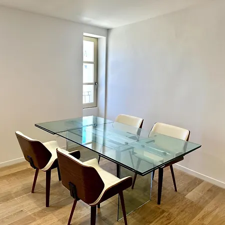 Magnificent -1br-2p- Centre Apartment *